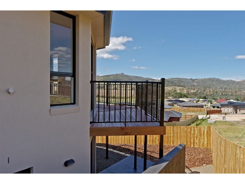 2/3 Betsy Mack Place, Howrah TAS 7018