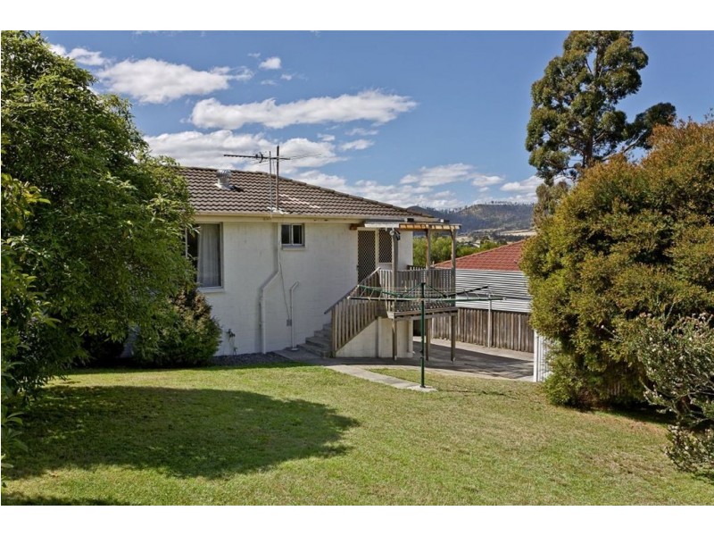 8 Duntroon Drive, Rokeby TAS 7019