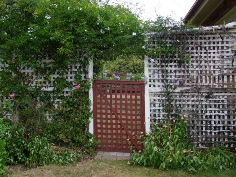 1 Granville Avenue, Geilston Bay TAS 7015