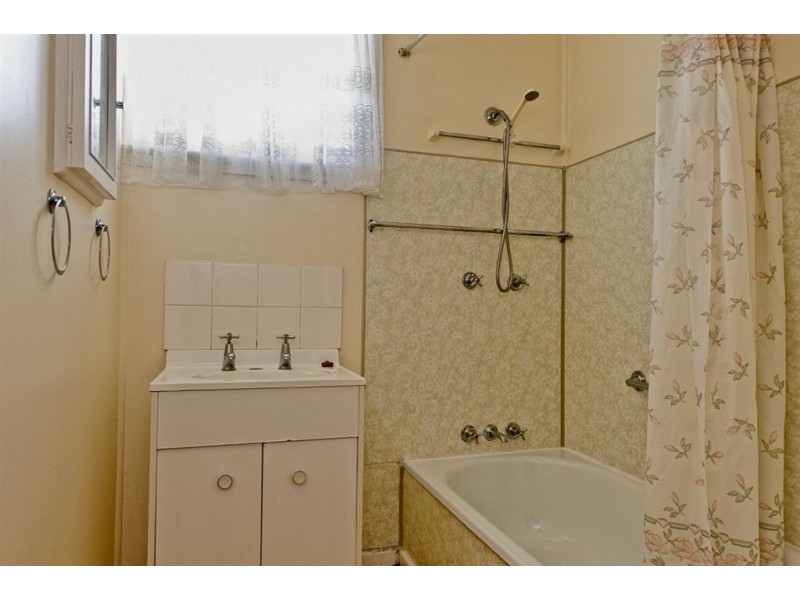 4 Flinders Street, Warrane TAS 7018