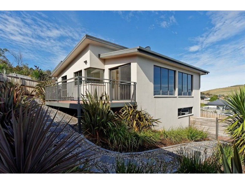 2/672 Oceana Drive, Tranmere TAS 7018