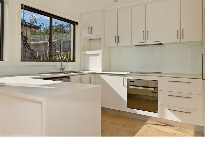 2/672 Oceana Drive, Tranmere TAS 7018