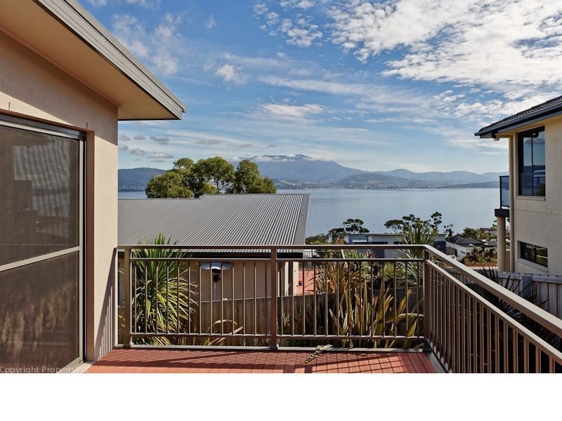 2/672 Oceana Drive, Tranmere TAS 7018