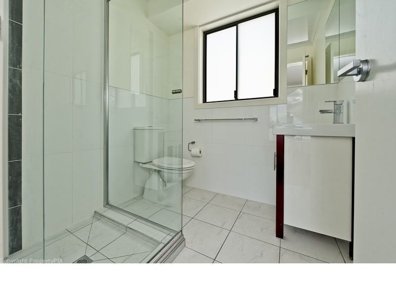 2/672 Oceana Drive, Tranmere TAS 7018