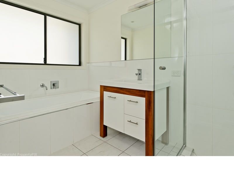 2/672 Oceana Drive, Tranmere TAS 7018