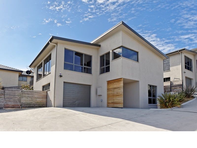 2/672 Oceana Drive, Tranmere TAS 7018
