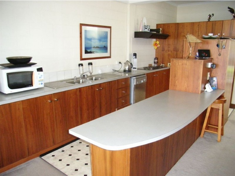 2/110 Malunna Road, Lindisfarne TAS 7015