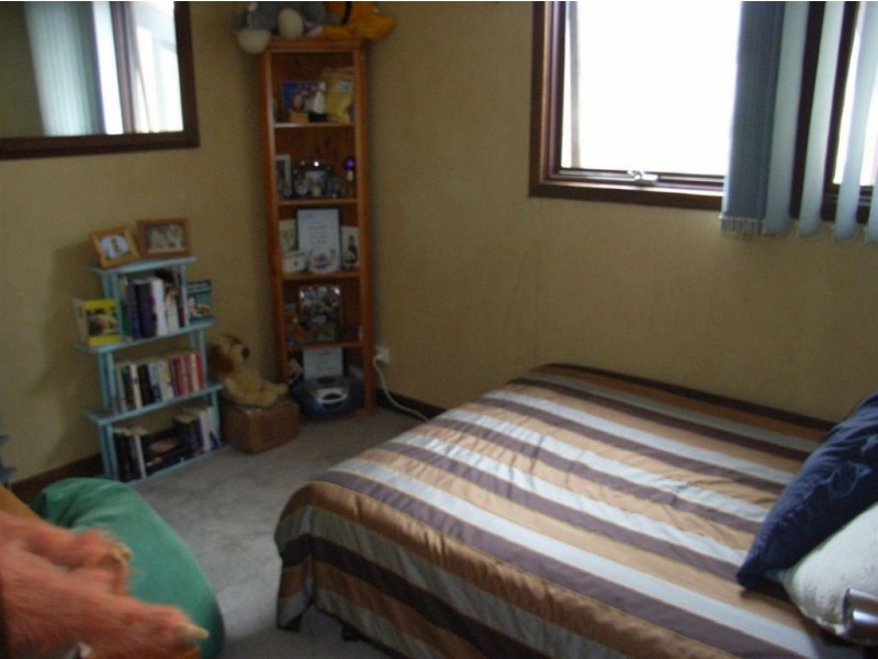 2/110 Malunna Road, Lindisfarne TAS 7015