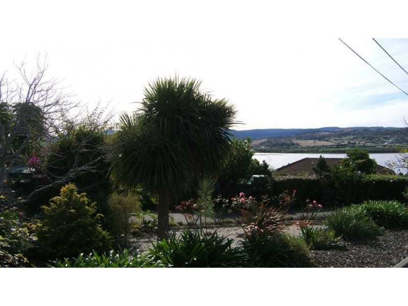 8 Midway Street, Midway Point TAS 7171