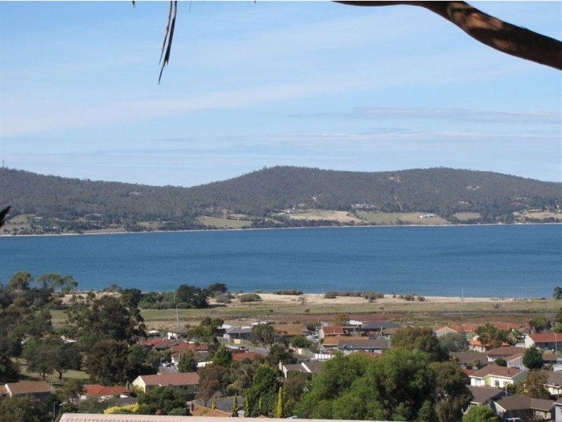 17 Emmaline Court, Rokeby TAS 7019