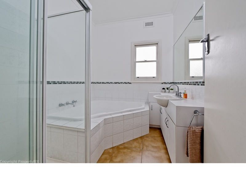 2A Corinth Street, Howrah TAS 7018