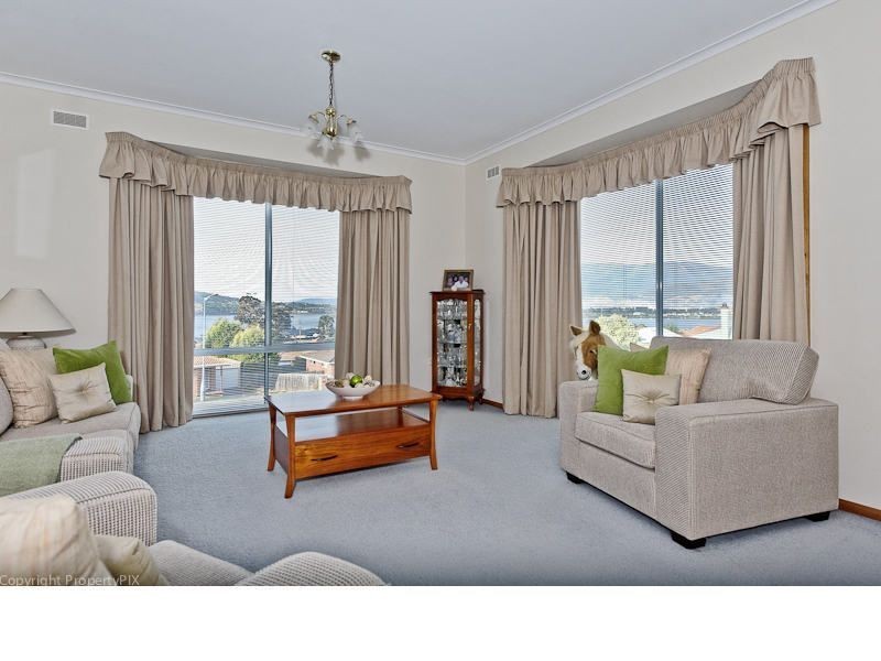 18 Clives Avenue, Old Beach TAS 7017