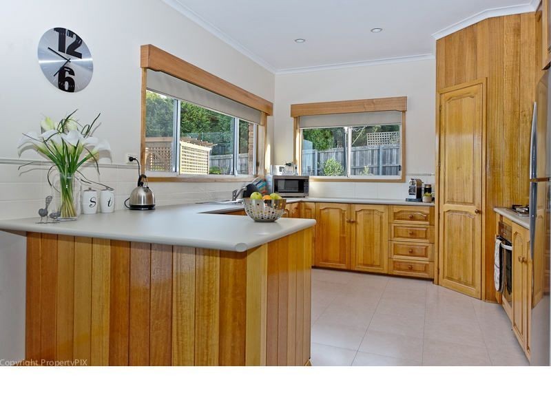 18 Clives Avenue, Old Beach TAS 7017