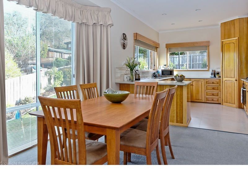 18 Clives Avenue, Old Beach TAS 7017