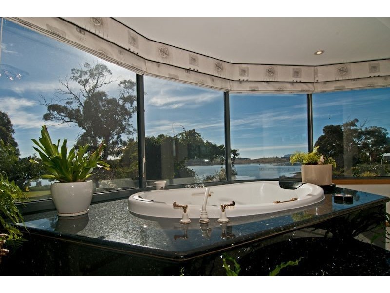 25 Barton Avenue, Triabunna TAS 7190