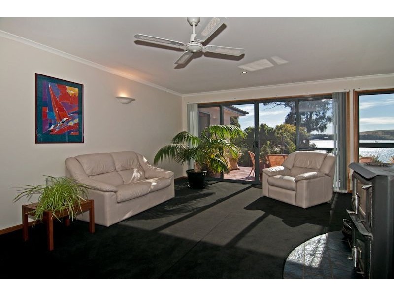 25 Barton Avenue, Triabunna TAS 7190