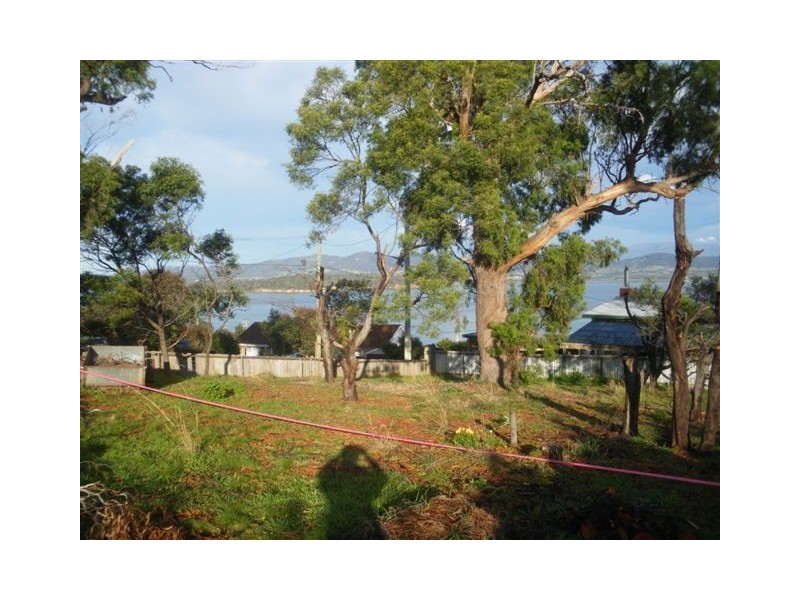 8 Vancouver Street, Midway Point TAS 7171