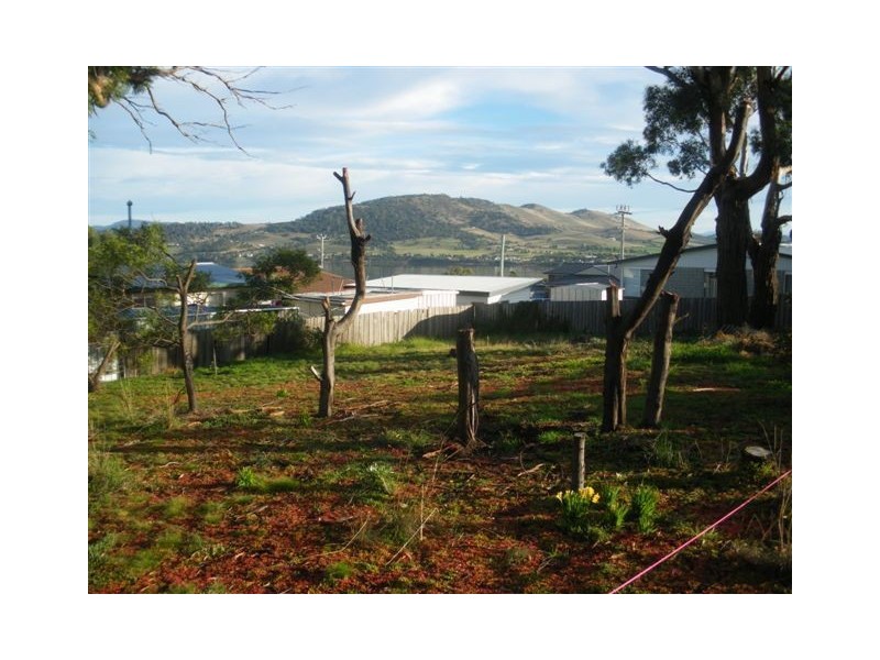 8 Vancouver Street, Midway Point TAS 7171