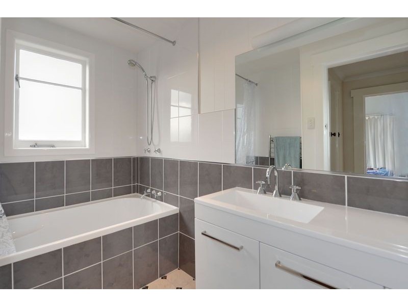 18 Milton Crescent, Moonah TAS 7009