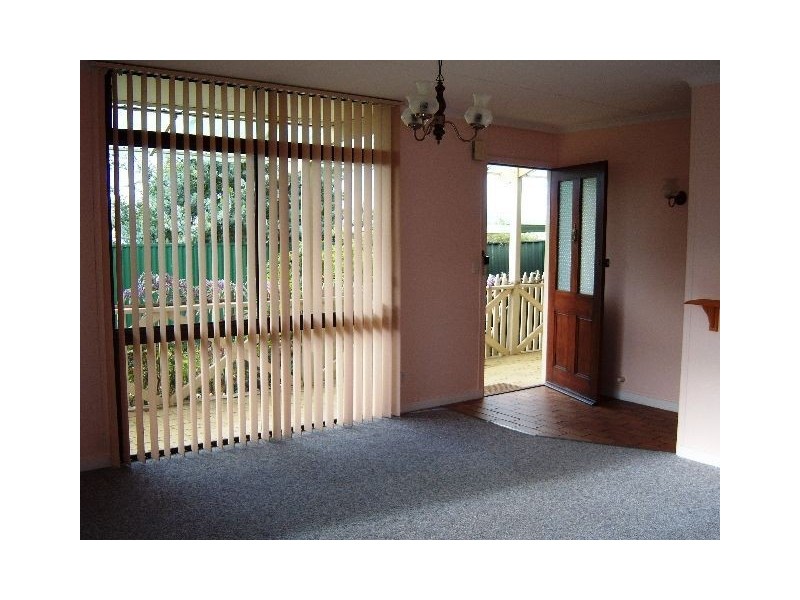 8 Midway Street, Midway Point TAS 7171