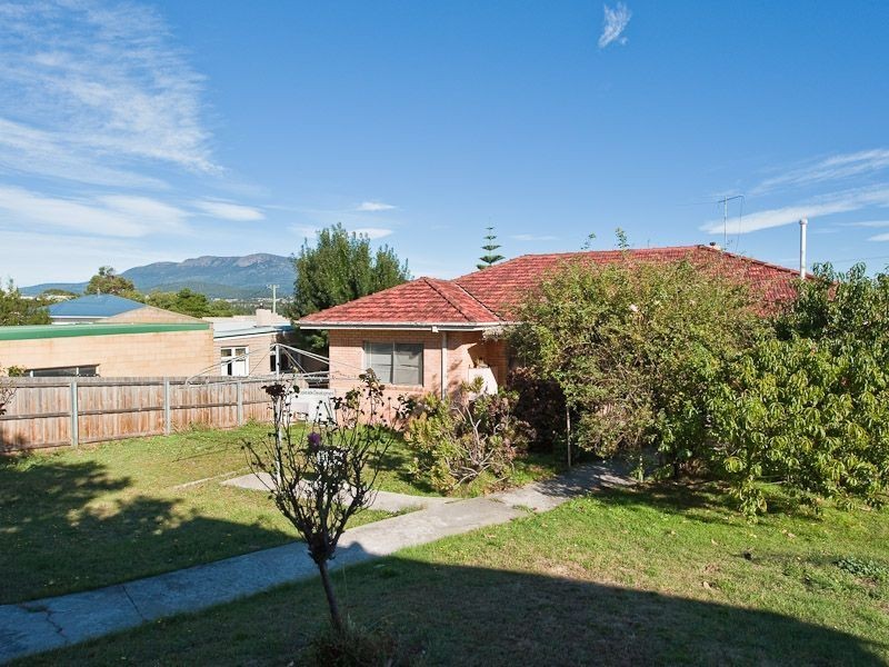 73 Esplanade, Rose Bay TAS 7015