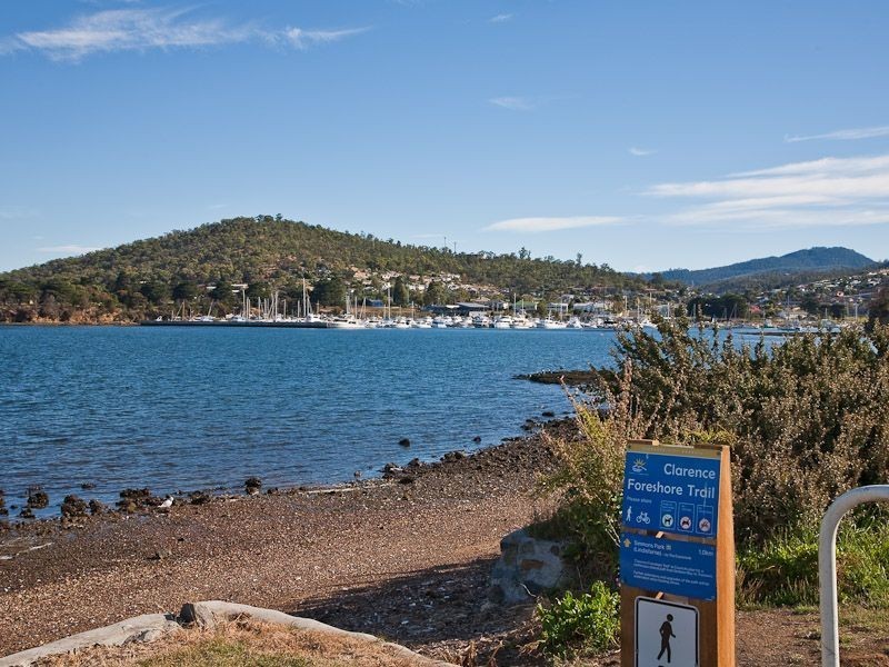 73 Esplanade, Rose Bay TAS 7015