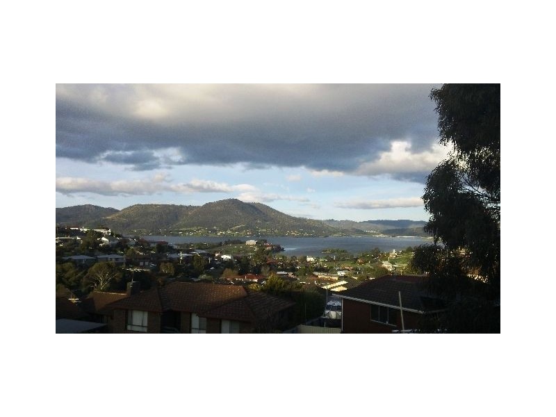 16 Selby Place, Berriedale TAS 7011