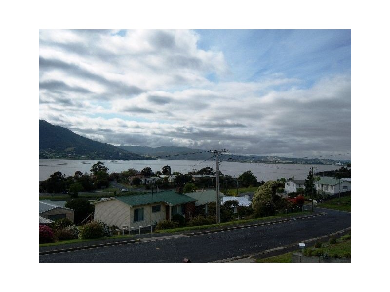 10 Pekurn Crescent, Berriedale TAS 7011
