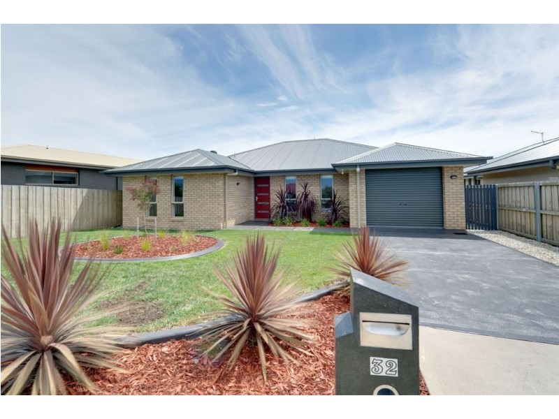 32 Glebe Hill Road, Howrah TAS 7018