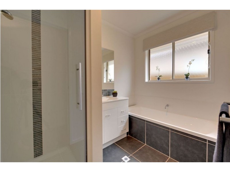 32 Glebe Hill Road, Howrah TAS 7018