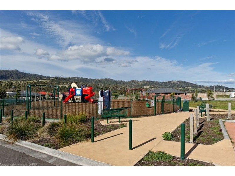 5 Hance Road, Howrah TAS 7018