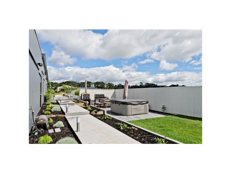 121 Jeune Drive, Acton Park TAS 7170