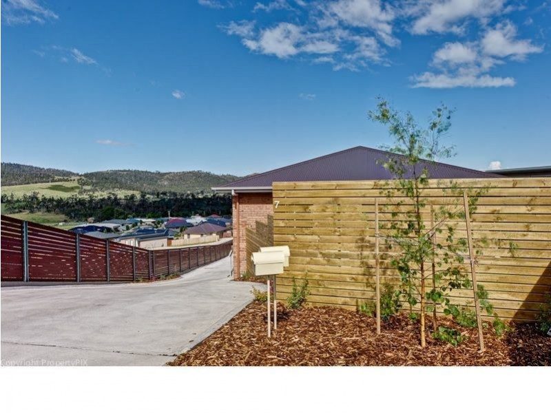 1/7 Betsy Mack Place, Howrah TAS 7018
