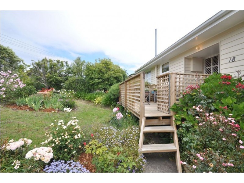 18 Akora Street, Mornington TAS 7018
