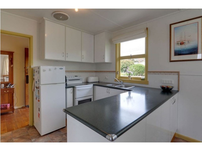 18 Akora Street, Mornington TAS 7018