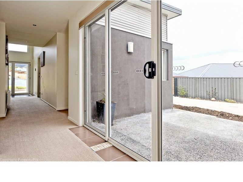 25 Henty Close, Old Beach TAS 7017