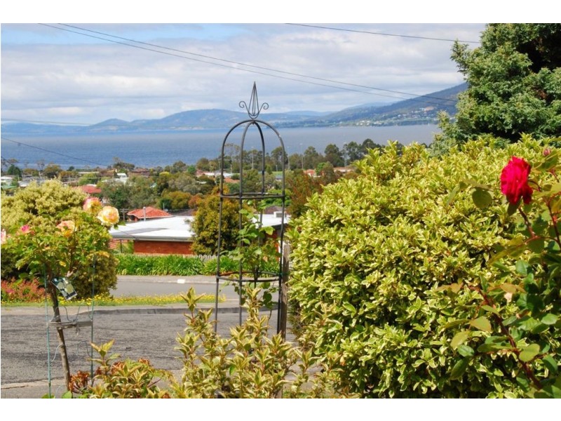 54 Ninabah Street, Howrah TAS 7018