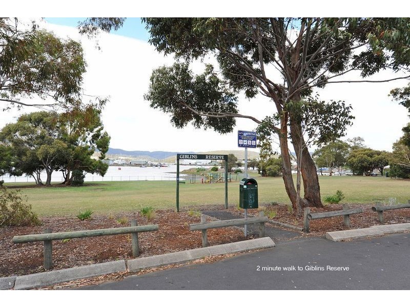 20 Laguna Place, Derwent Park TAS 7009