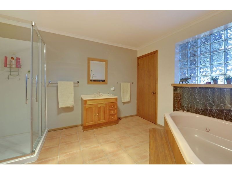 121 Seven Mile Beach Road, Seven Mile Beach TAS 7170