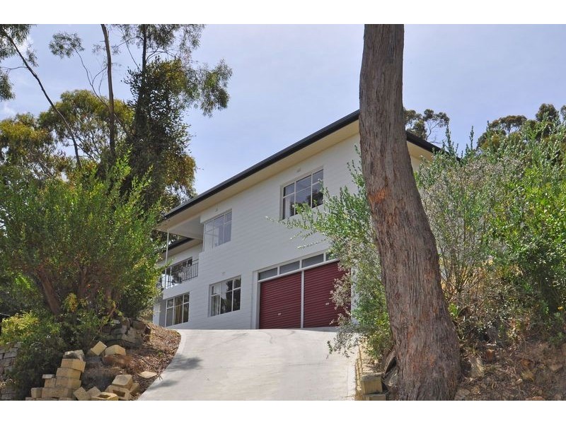 114a Karoola Road, Lindisfarne TAS 7015