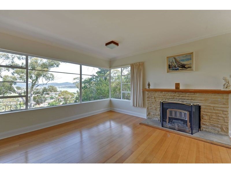 114a Karoola Road, Lindisfarne TAS 7015