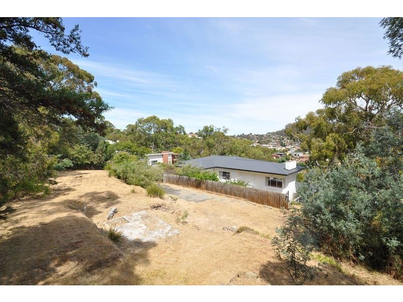 114b Karoola Road, Lindisfarne TAS 7015