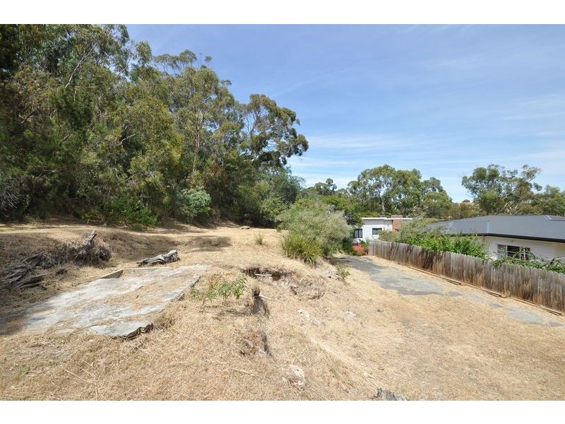 114b Karoola Road, Lindisfarne TAS 7015