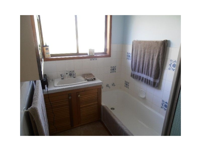 2/8 Paringa Road, Glenorchy TAS 7010