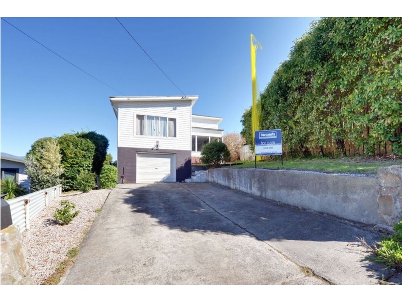 10 Cedar Street, Lindisfarne TAS 7015
