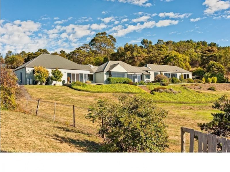 15 Kirra Road, Roches Beach TAS 7170