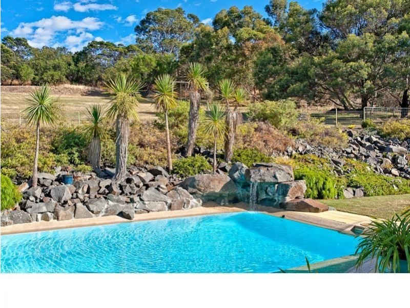 15 Kirra Road, Roches Beach TAS 7170