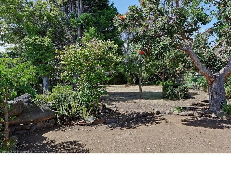 6 Liena Road, Lindisfarne TAS 7015