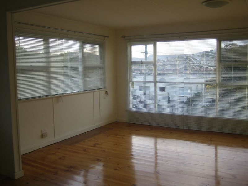 7 Sunnyside Road, Lindisfarne TAS 7015