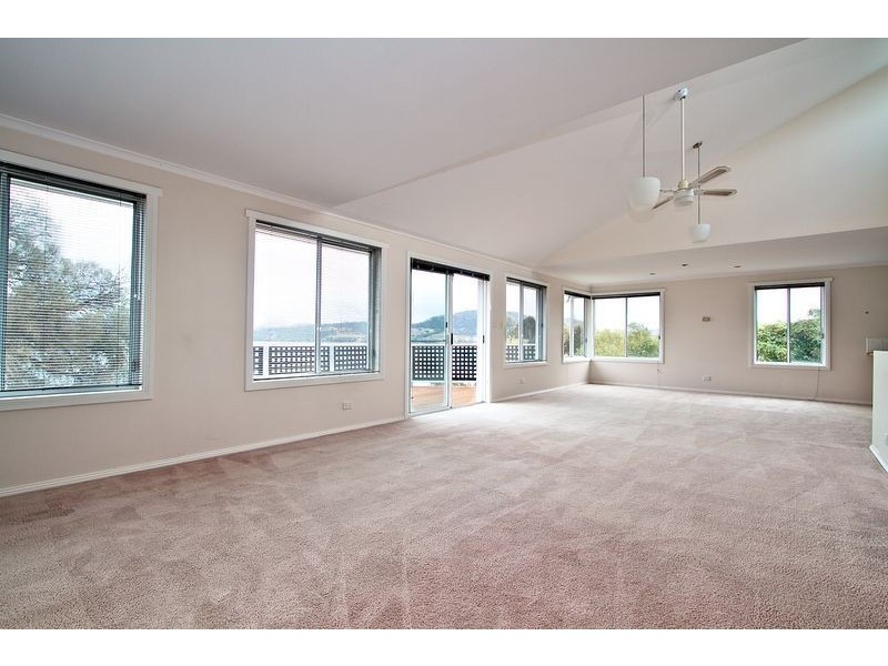 2/70 Penna Road, Midway Point TAS 7171